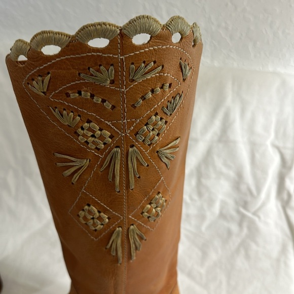 BCBG Max Azria All Leather Embroidered Boots, women's size 9 - Picture 6 of 6